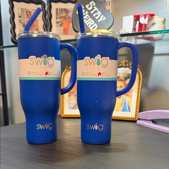 Swig Life Blue Insulated Tumbler with Handle - Picture 1 of 1